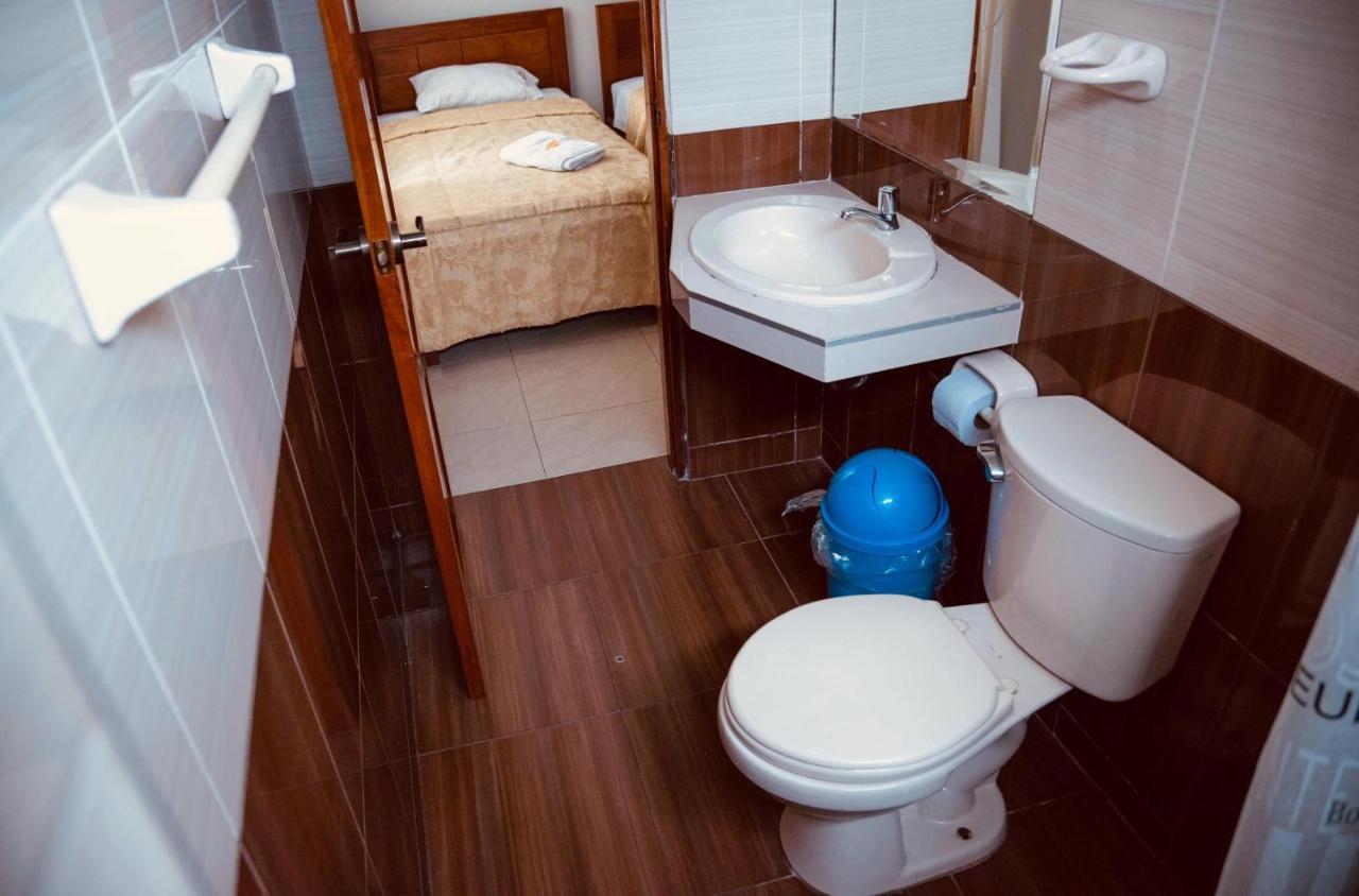 Hotel Jorge Chavez Трухільйо Екстер'єр фото